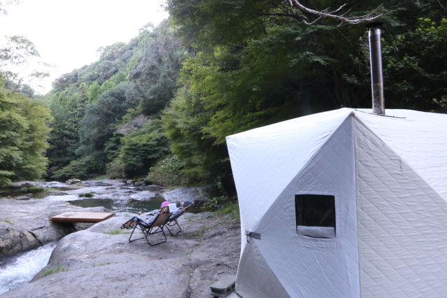 【季節限定】滝キャンプ！